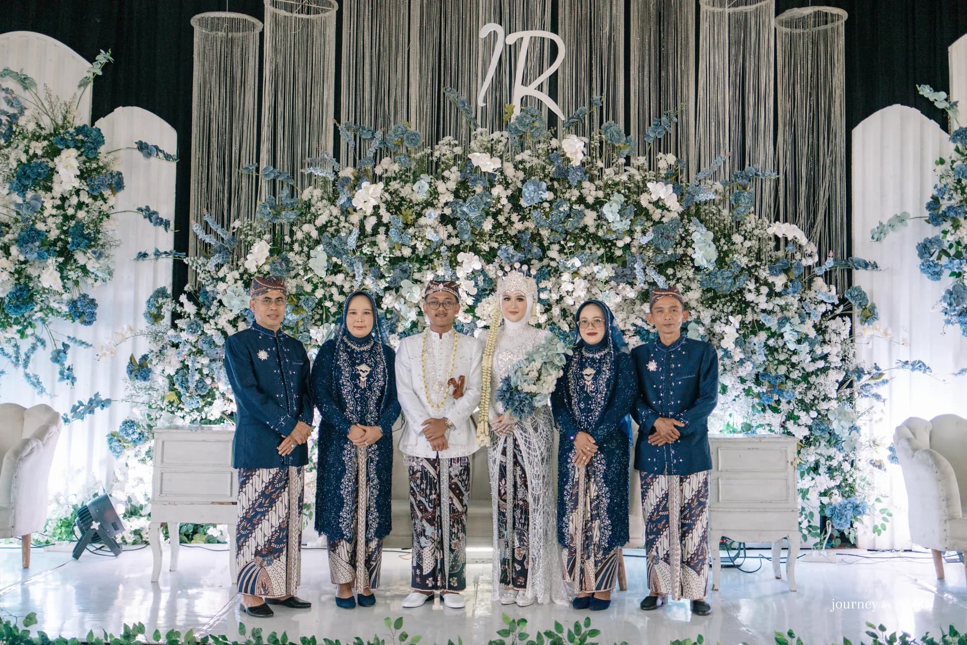 Momen hangat tamu di acara pernikahan